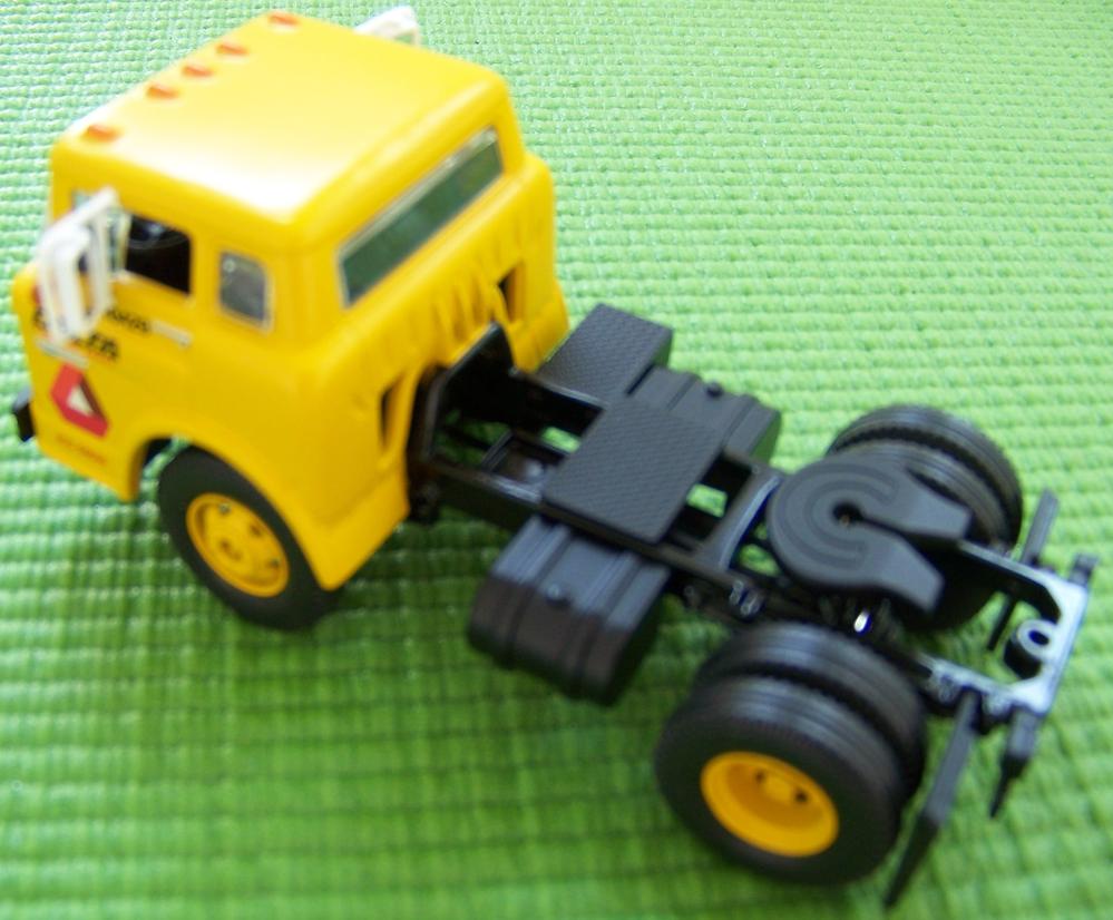 ATHEARN FORD C SERIES TRACTOR 1-50 SCALE | O Gauge Railroading On 